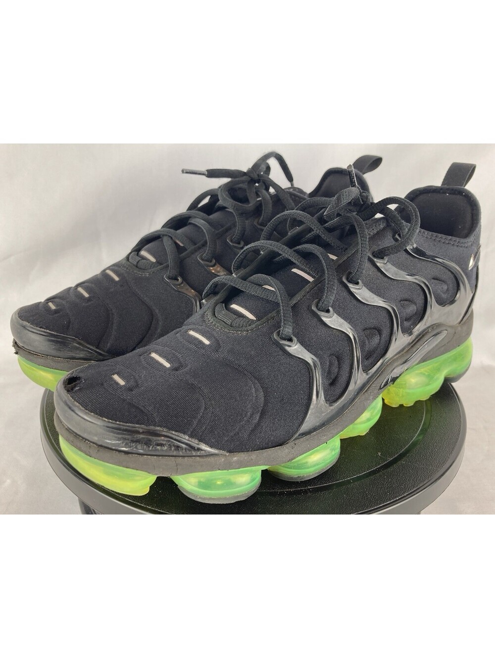 Men’s Size 9 Nike Air VaporMax Plus Volt Black Neon Green Sneakers 924453-015